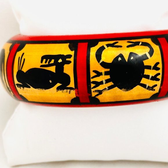 Hand Painted Wood Bangle. - Picture 5 of 7